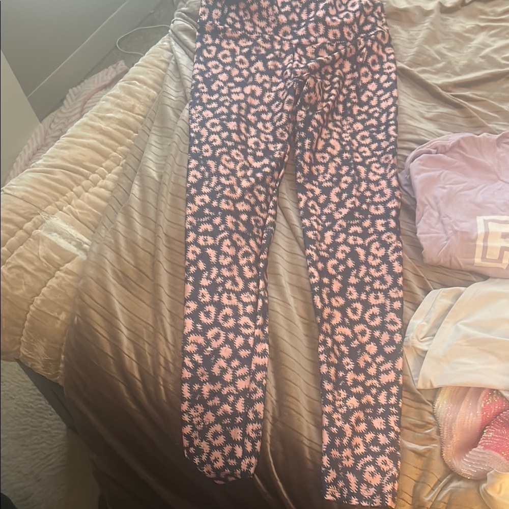 Stylish Pink and Black Patterned Leggings